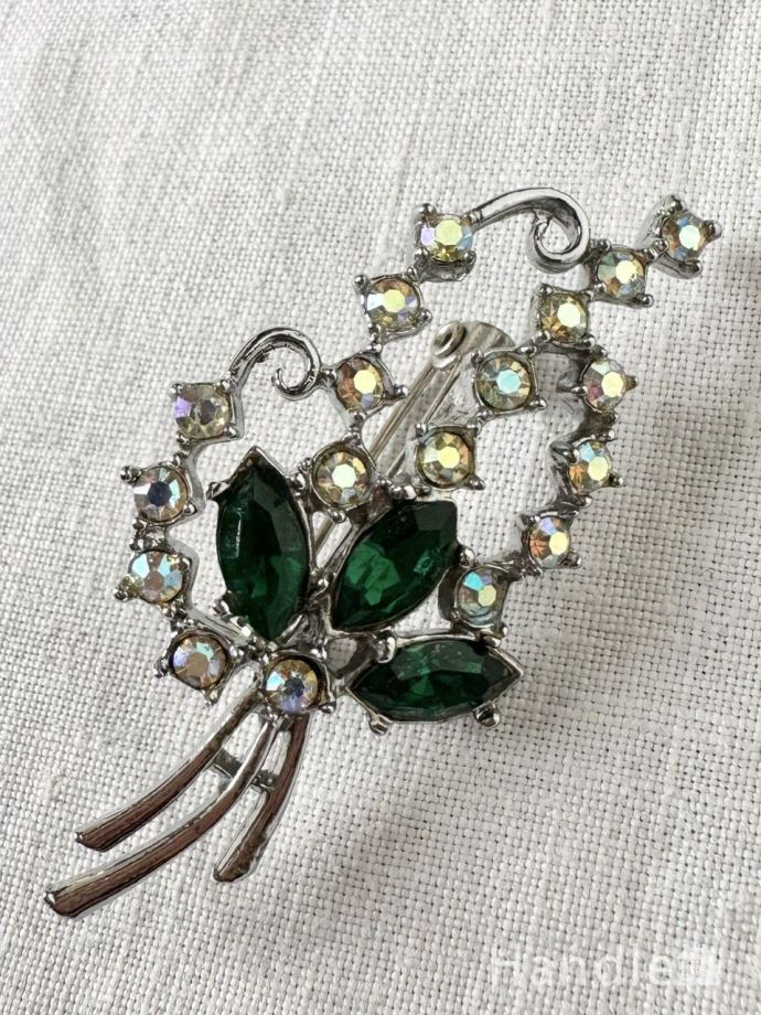 アンティークのブローチ