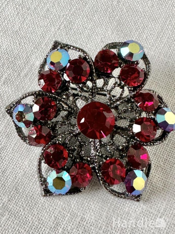 アンティークのブローチ