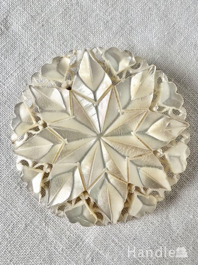 アンティークのブローチ