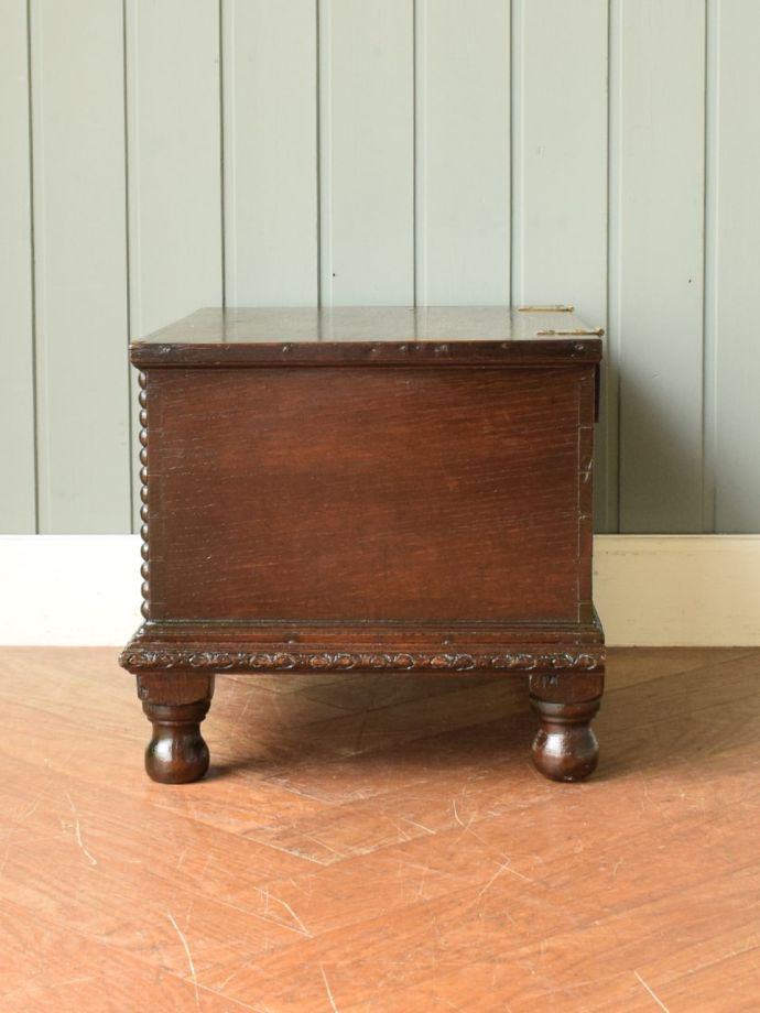 収納ボックスの側面