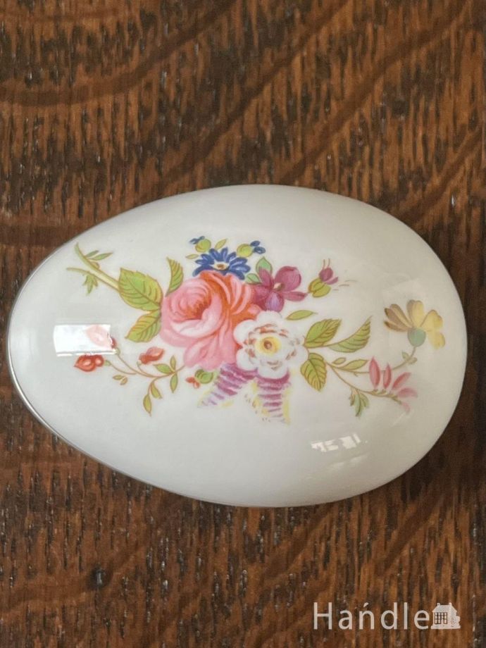 アンティークの小物入れ