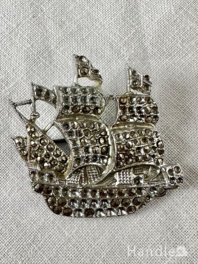 アンティークのブローチ