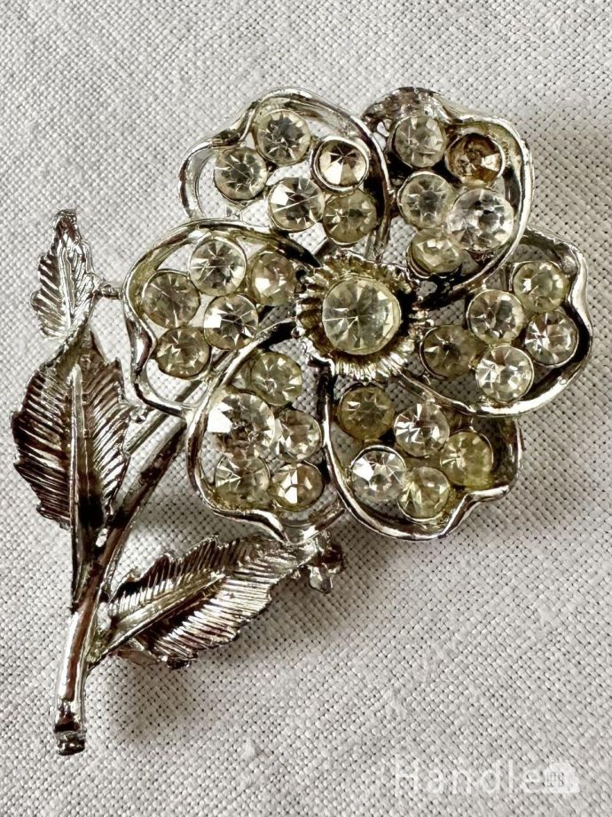 アンティークのブローチ