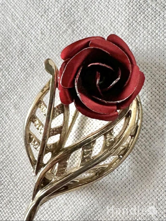 アンティークのブローチ