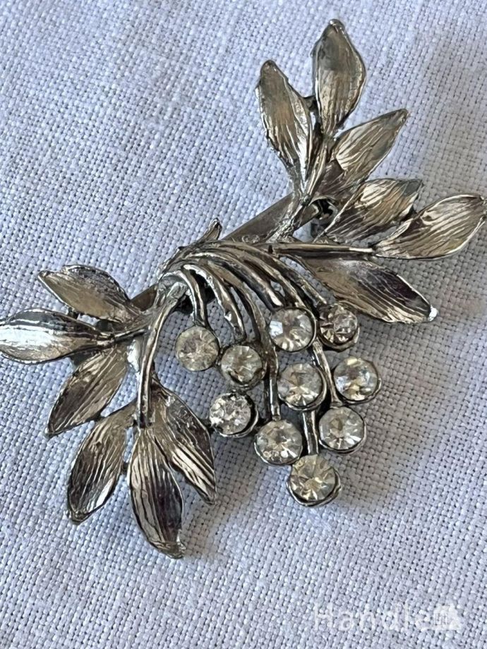 アンティークのブローチ