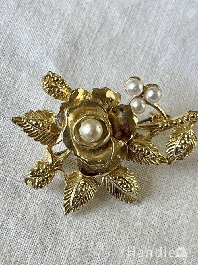アンティークのブローチ