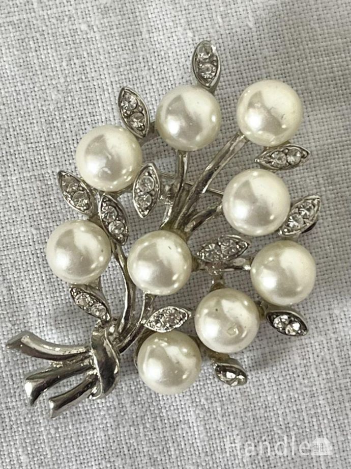 アンティークのブローチ