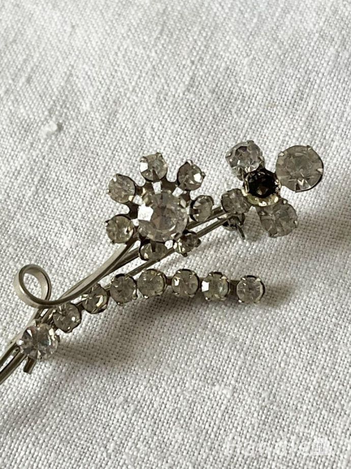 アンティークのブローチ