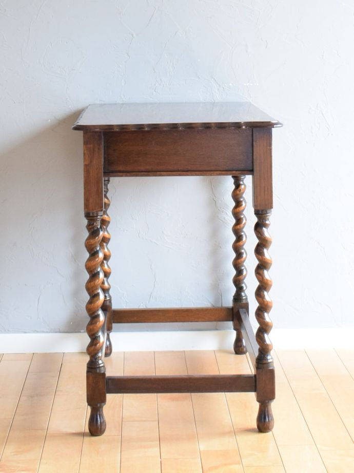 オケージョナルテーブルの側面