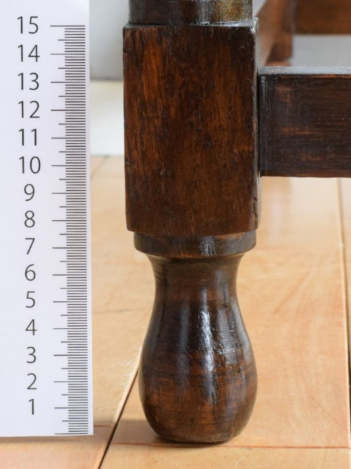 アンティーク家具の脚