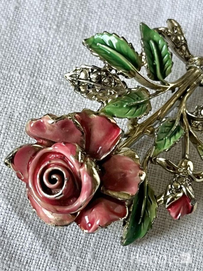 アンティークのブローチ