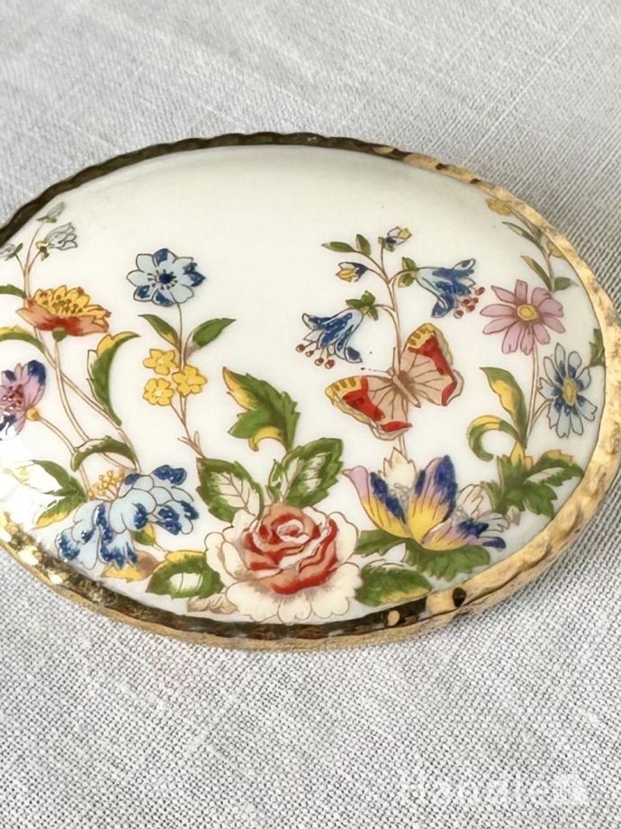 アンティークのブローチ