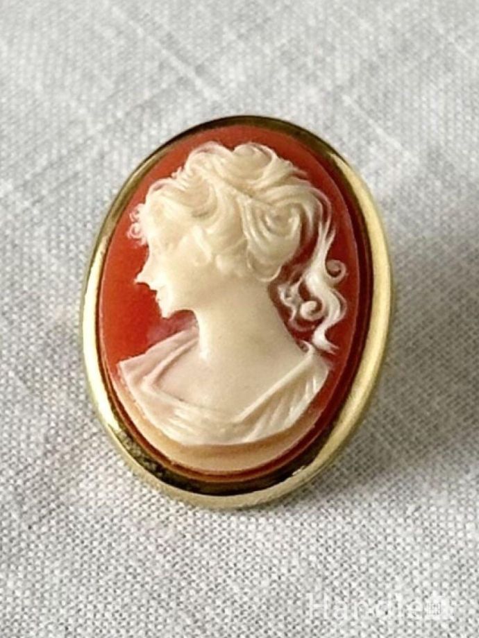 アンティークのブローチ