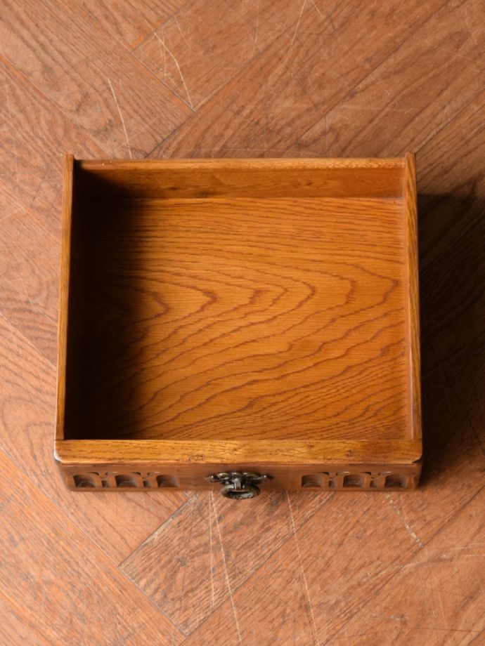 サイドチェストの引き出し