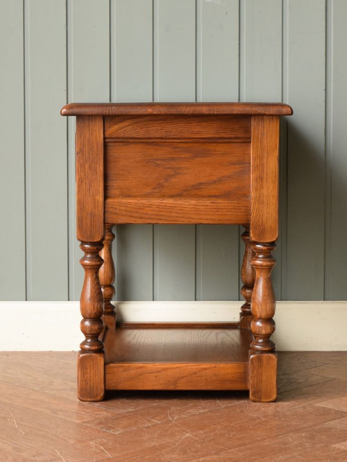 チェストの側面