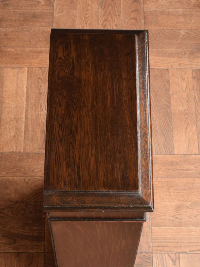 アンティーク本棚の天板