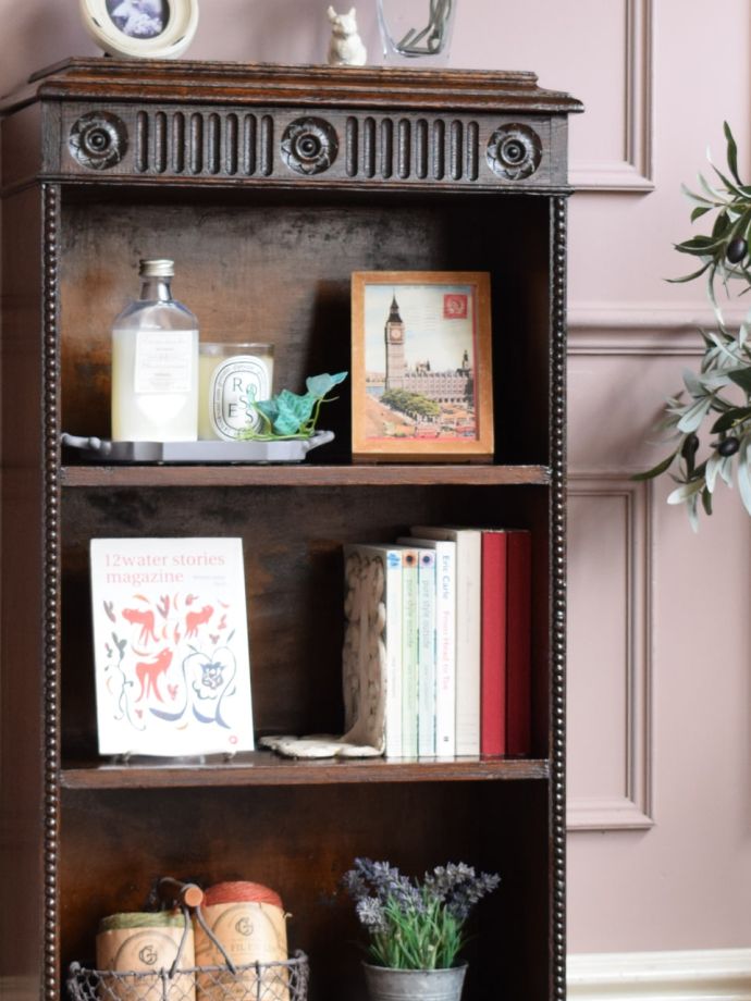 アンティーク家具らしい美しい木目