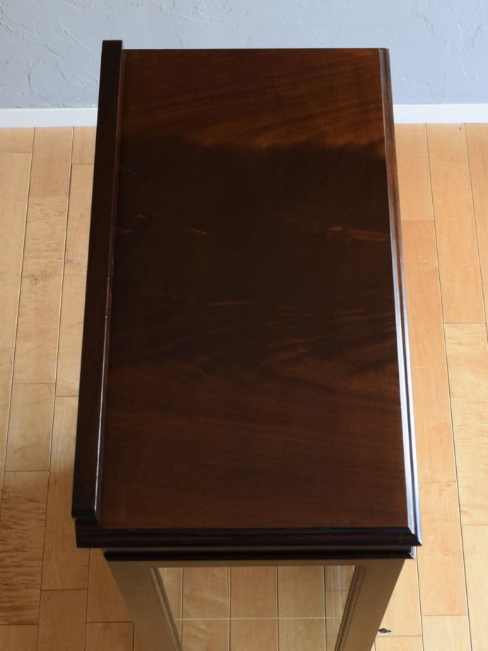 アンティークキャビネットの天板