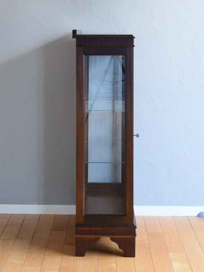 キャビネットの側面