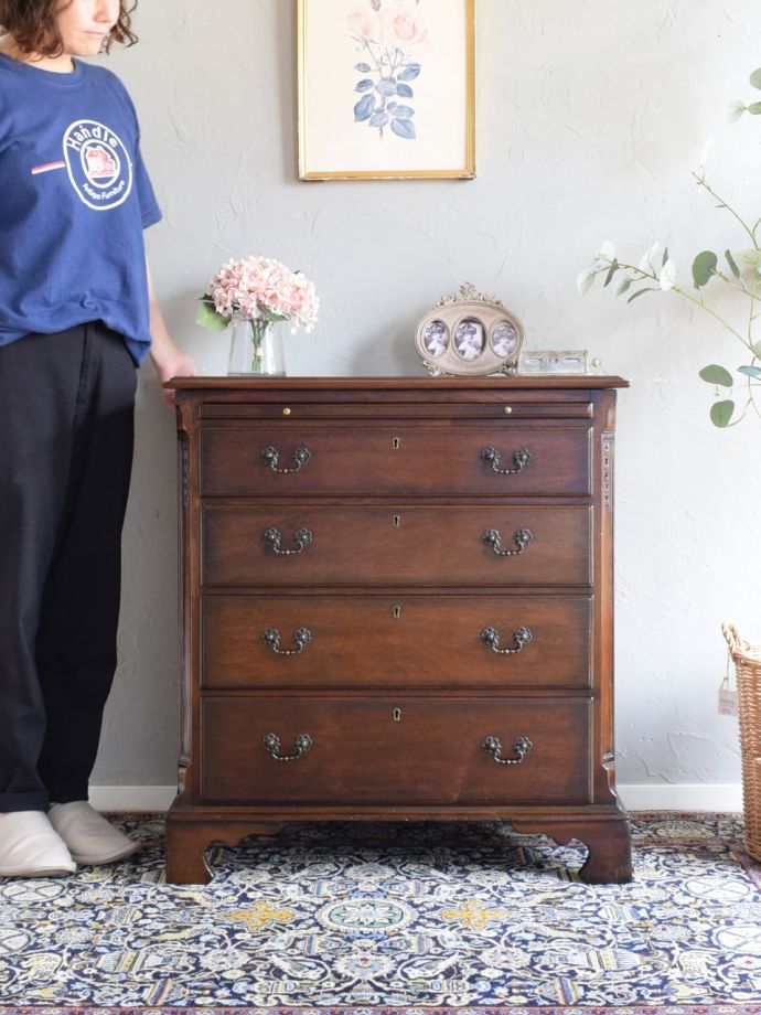 英国アンティークのチェスト