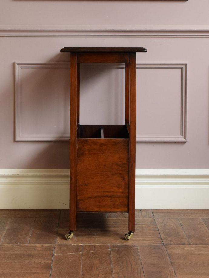 オケージョナルテーブルの側面