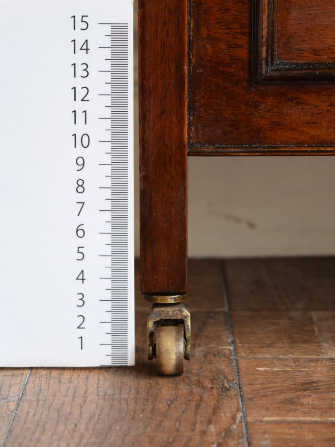 アンティーク家具の脚