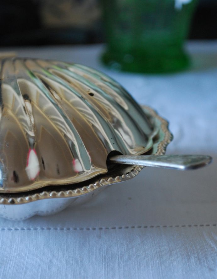 英国の銀食器、シェルモチーフのアンティークシルバーバターディッシュ
