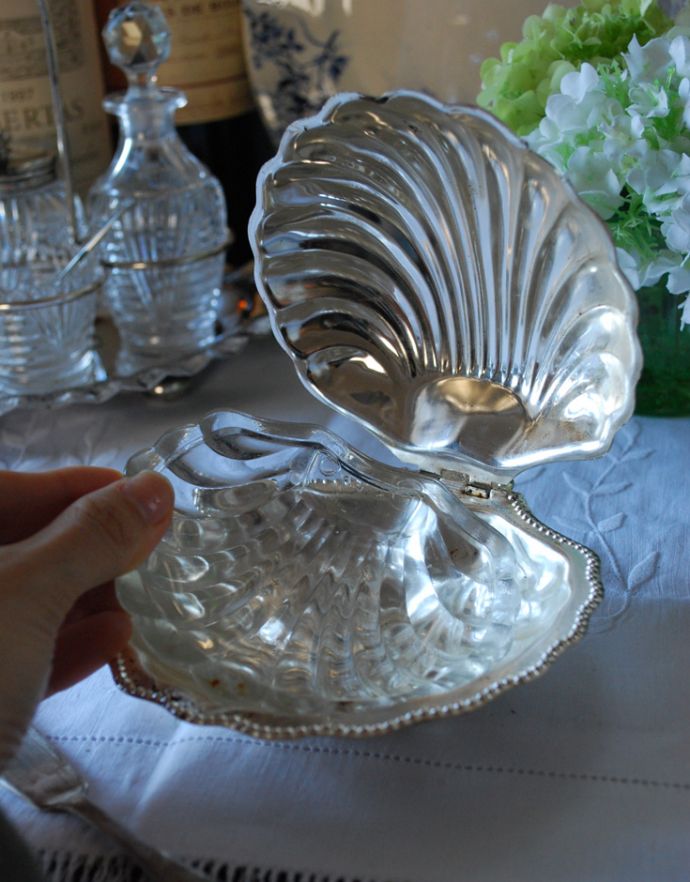 英国の銀食器、シェルモチーフのアンティークシルバーバターディッシュ