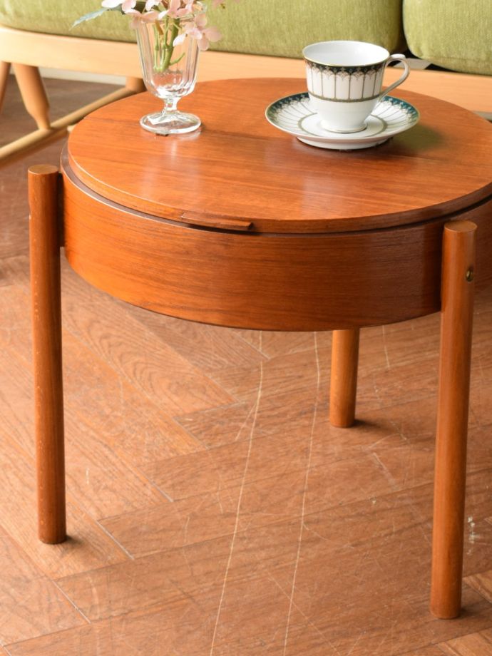 英国ビンテージのソーイングボックス、北欧スタイルのオシャレなサイド