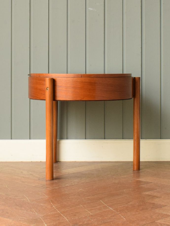 英国ビンテージのソーイングボックス、北欧スタイルのオシャレなサイド