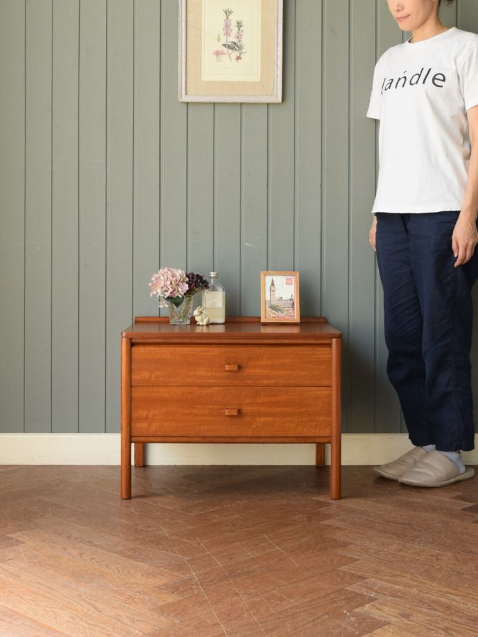 ビンテージのおしゃれなチェスト