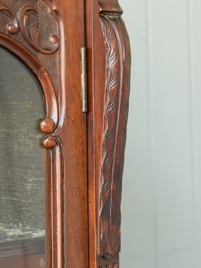 キャビネットの装飾