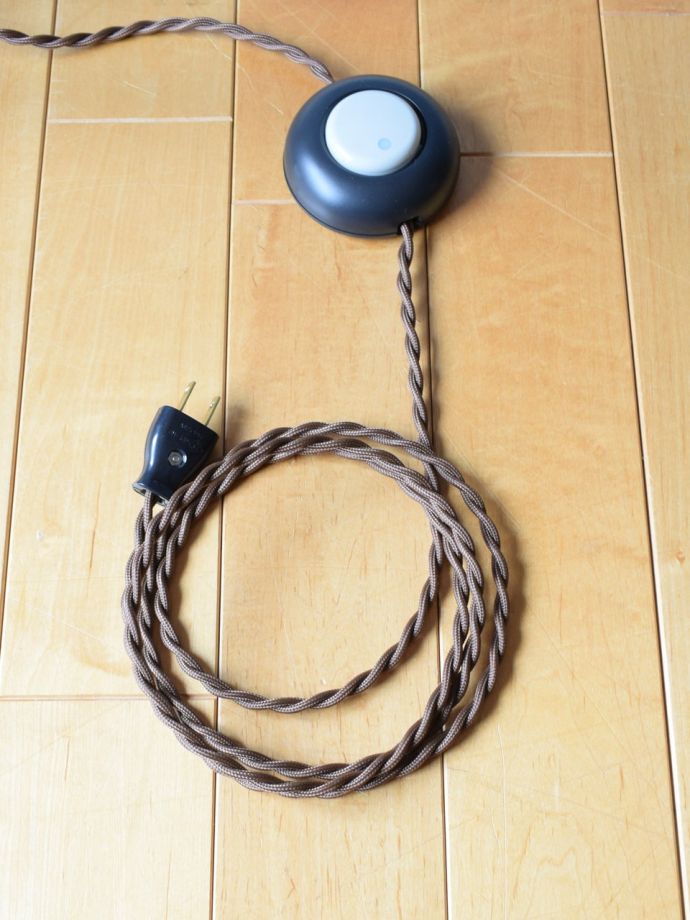 フロアランプのコード