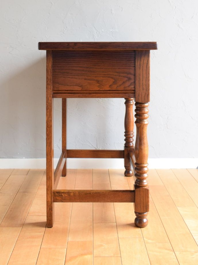 コンソールテーブルの側面