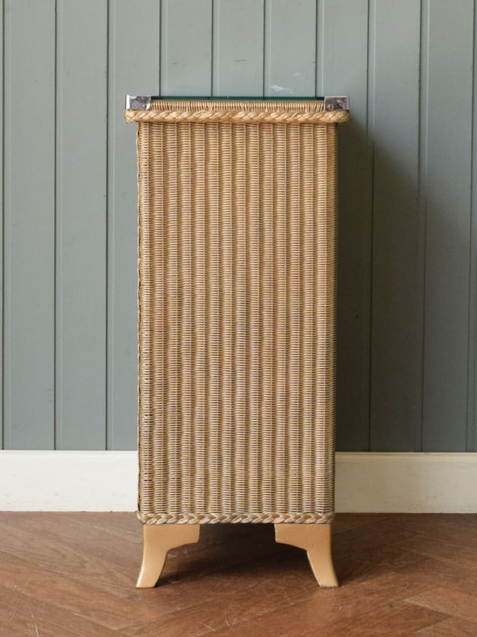 ロイドルームボックスの側面