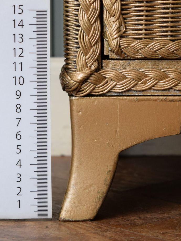 アンティーク家具の脚