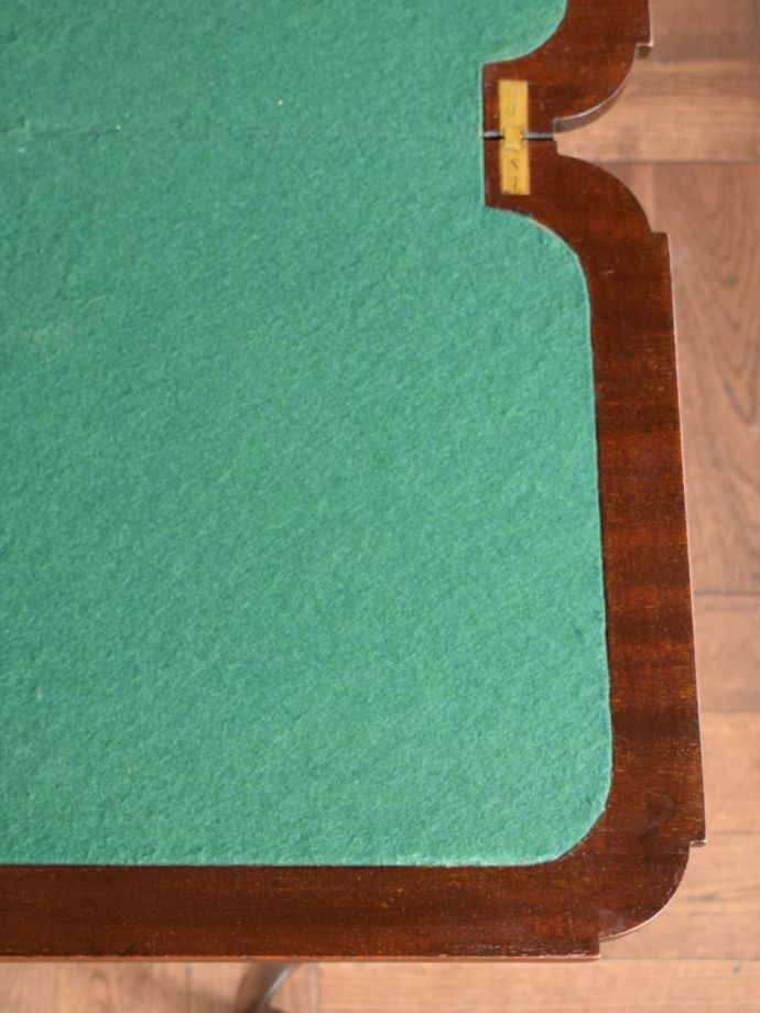 天板を近くで見ると…