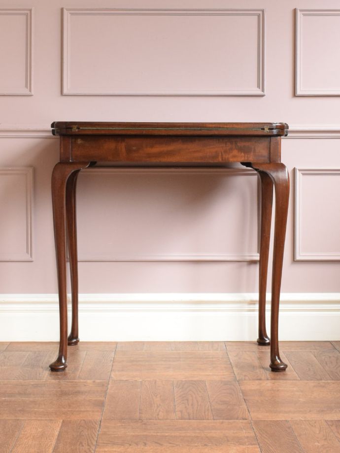 コンソールテーブルの後ろ姿