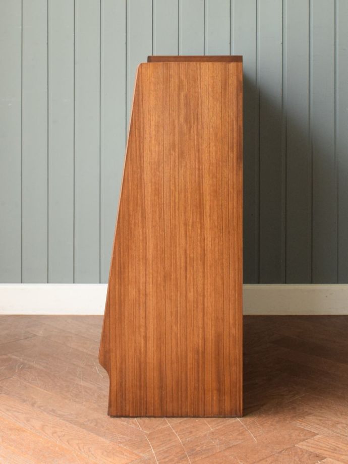 G-planのキャビネットの側面