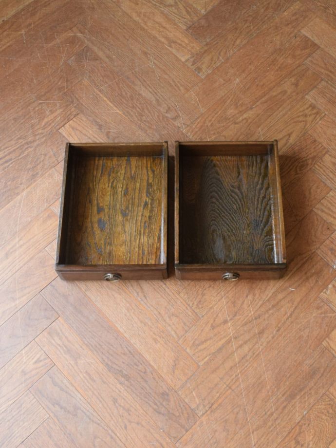 サイドボードの引き出し