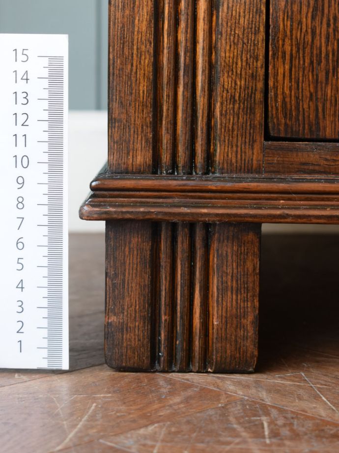 アンティーク家具の脚