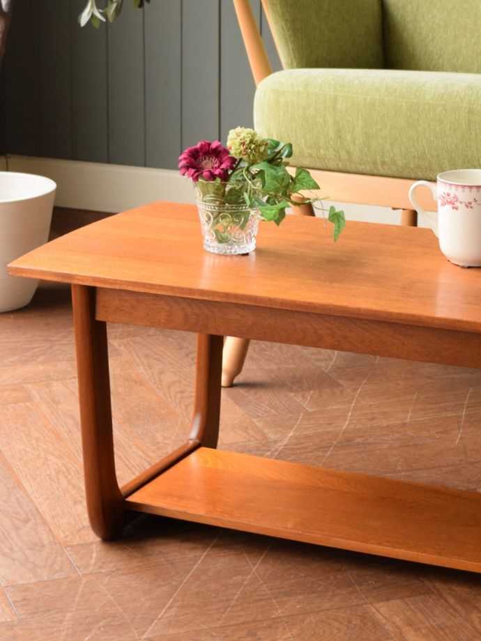 ビンテージテーブルのデザイン