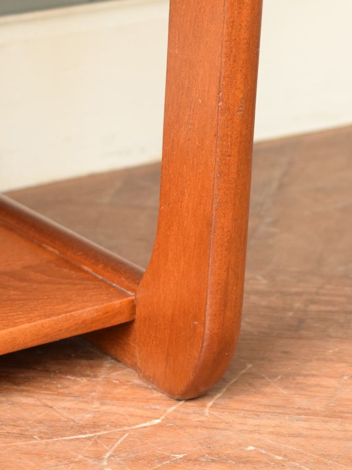 ヴィンテージ家具の脚