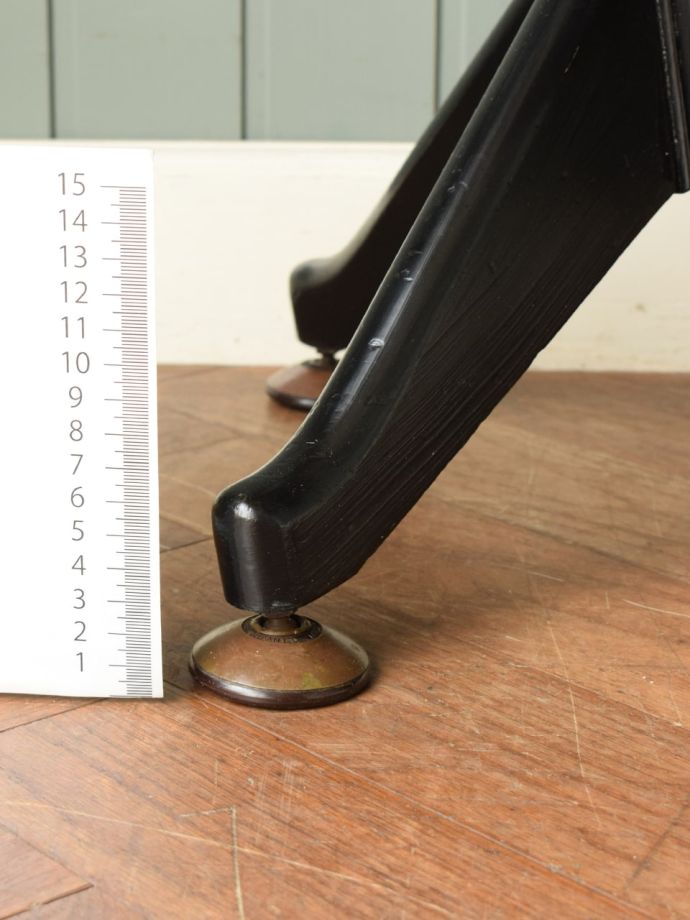 アンティーク家具の脚