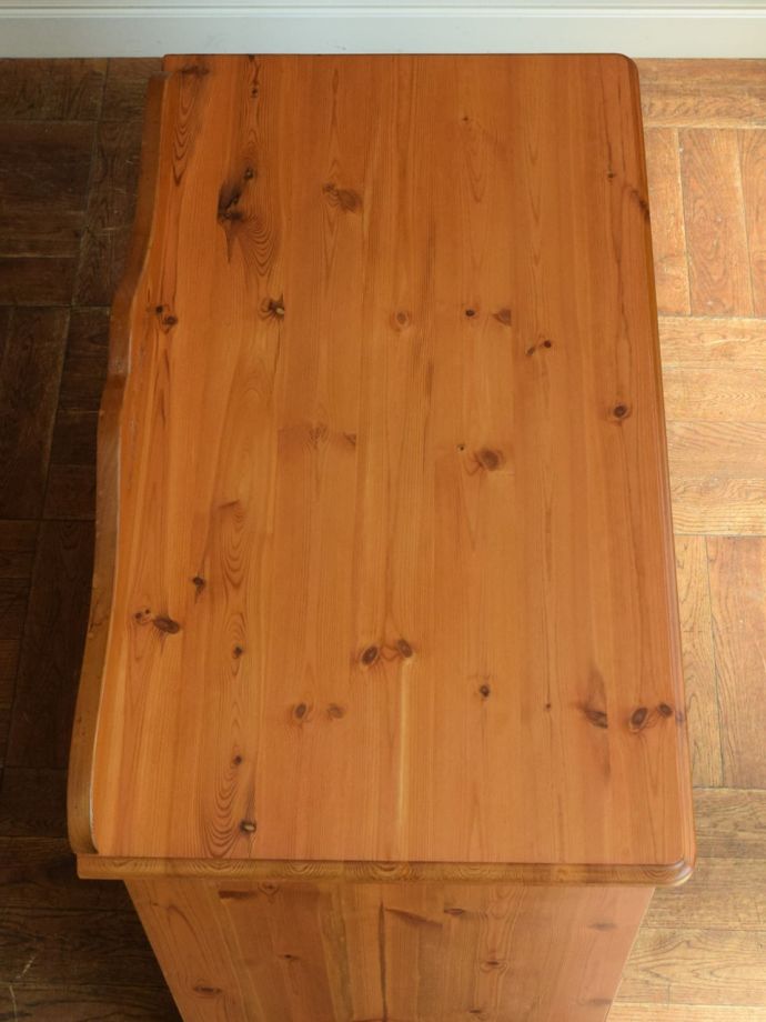 アンティークチェストの天板