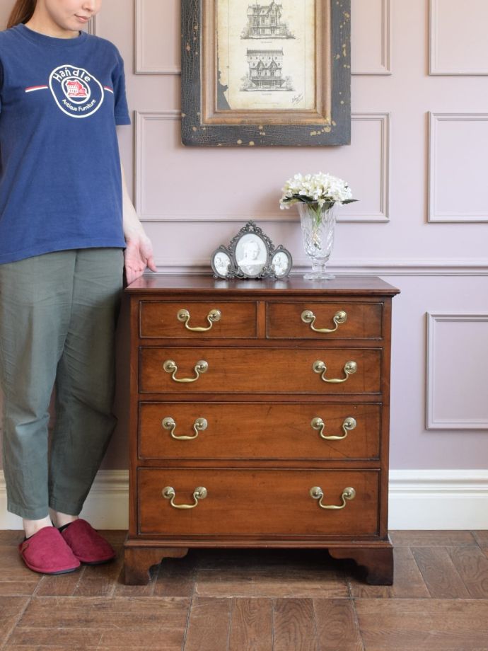 英国アンティークのチェスト