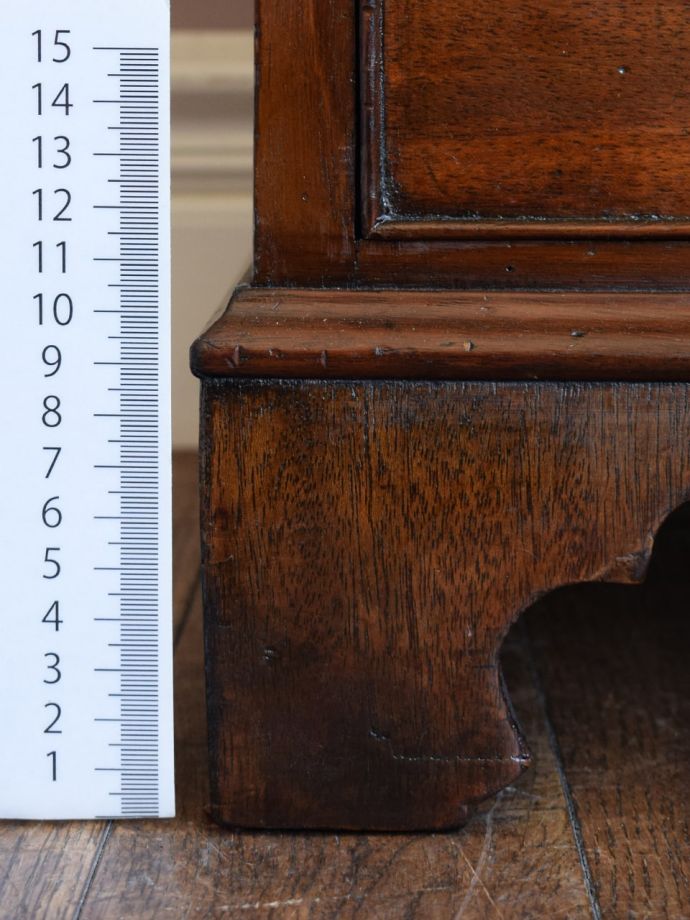 アンティーク家具の脚