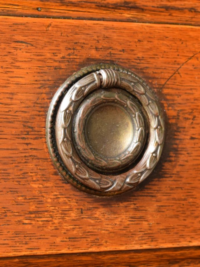 サイドボードの取っ手