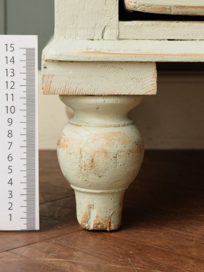 アンティーク家具の脚