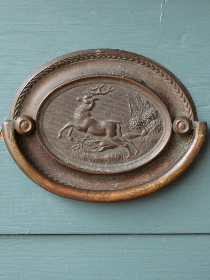 アンティーク家具の装飾